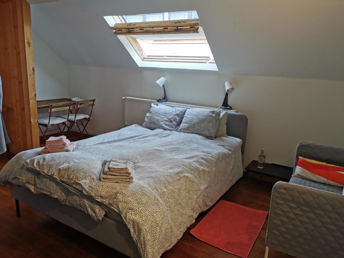 Ostend Backpackers Lodge ภายนอก รูปภาพ