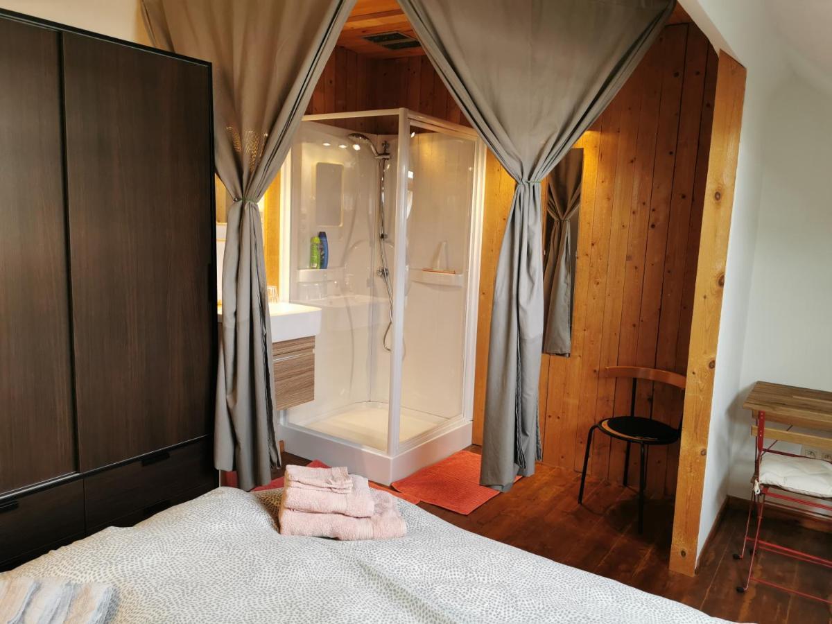 Ostend Backpackers Lodge ภายนอก รูปภาพ