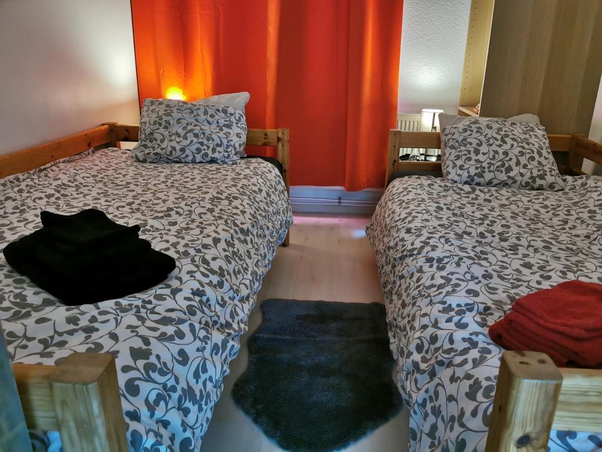 Ostend Backpackers Lodge ภายนอก รูปภาพ